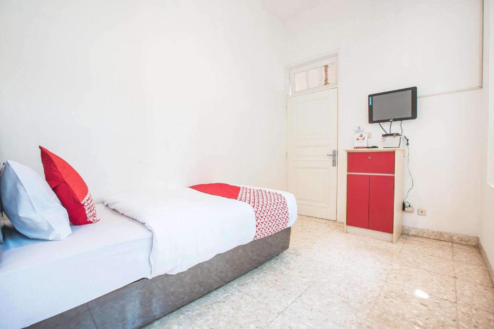 Capital O 332 Residence G17 Kemang Джакарта Екстер'єр фото